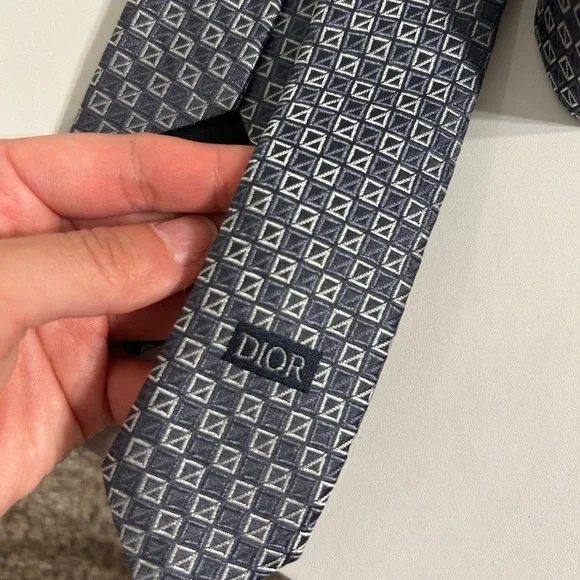 Authentic BNWT Dior Gray Geometric Men's Tie
